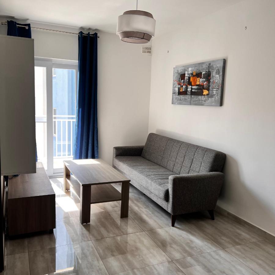 F3 Room 2, Private Room Two Single Beds Shared Bathroom Msida Exterior foto